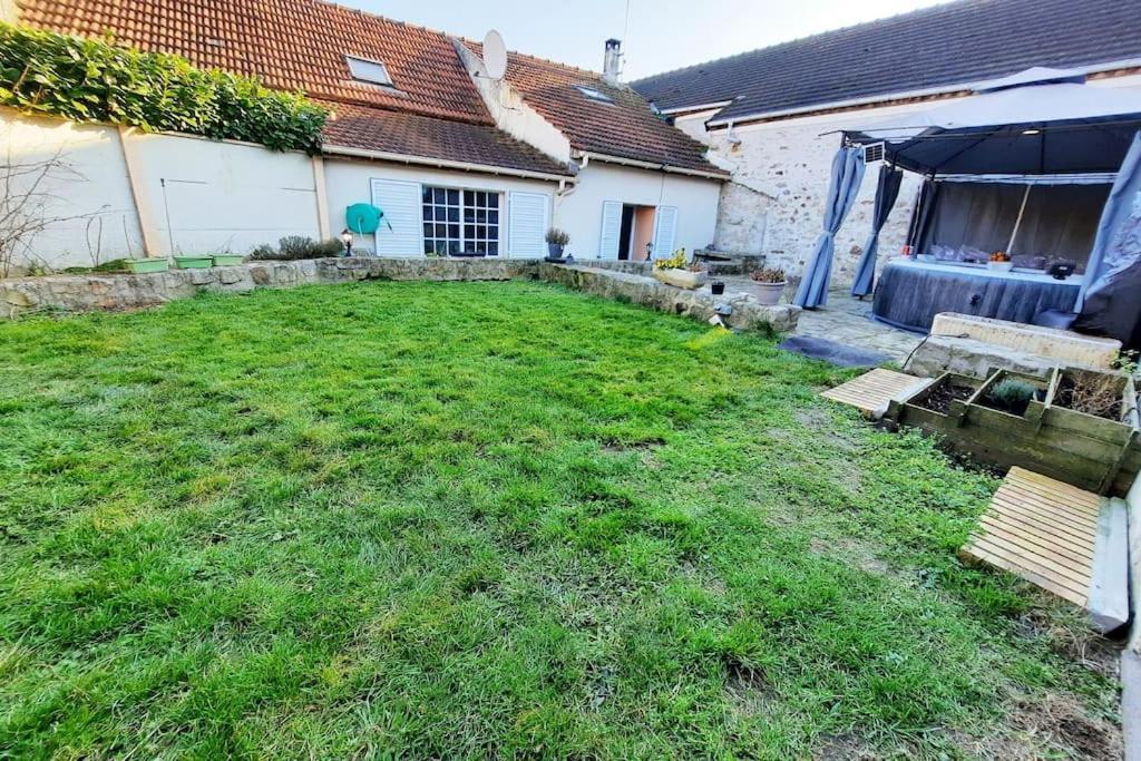 Villa Confortable Avec Jacuzzi A Chevannes Chevannes  Kültér fotó